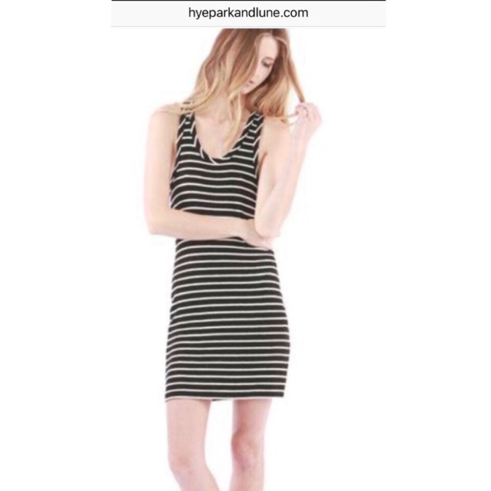 🆕 Black and White Striped Tank Dress, Sz M 🖤